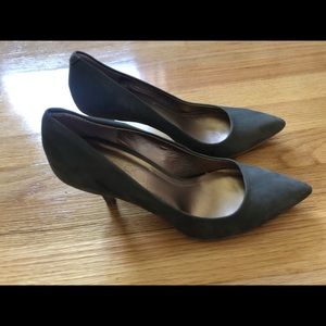 BCBG Cadet size 7 heels